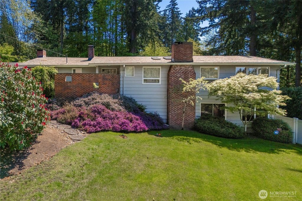 Photo of 2139 SW 316th Street, Federal Way, WA 98023 (MLS # 2360214)