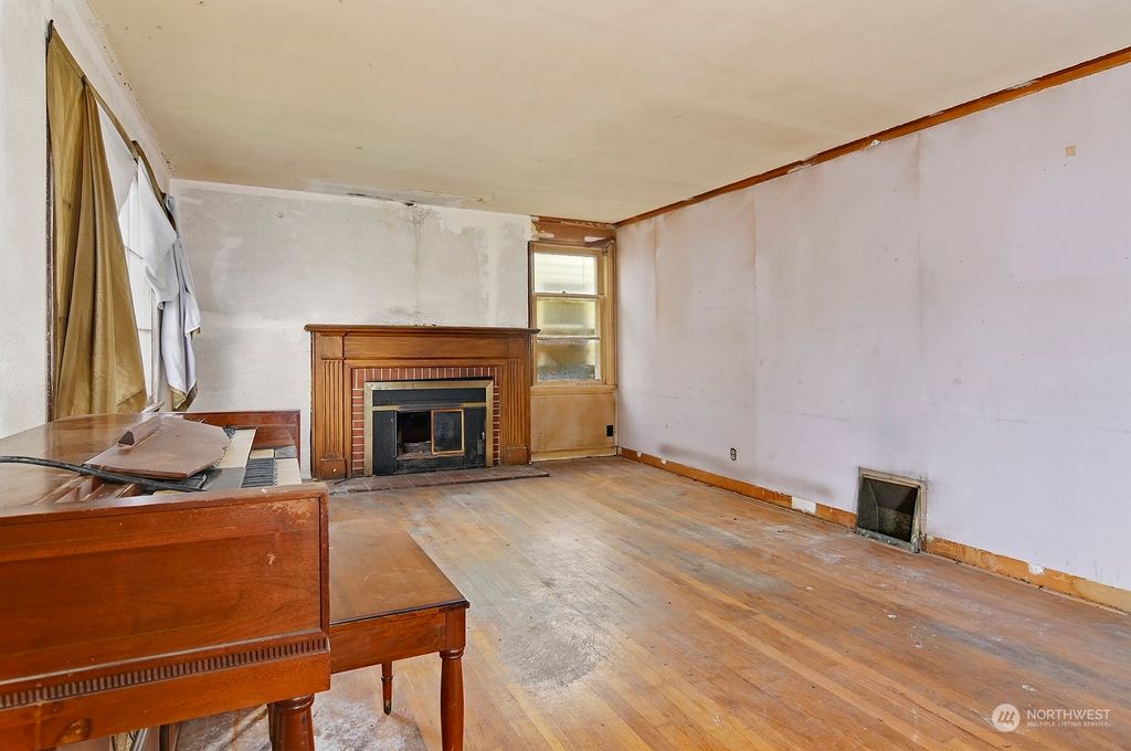 Photo of 7506 18th Avenue NW, Seattle, WA 98117 (MLS # 2181723)