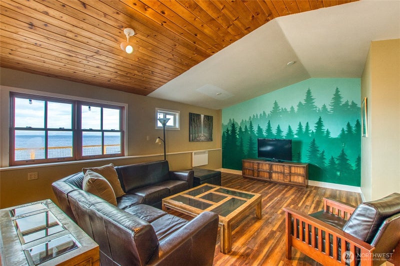 178 Fossil Bay Drive