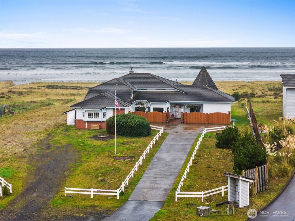 Photo of 1981 Grey Gull Lane S, Westport, WA 98595 (MLS # 2448418)