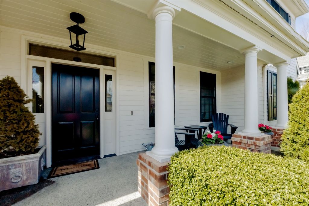 Photo of 7209 Laurel Avenue SE, Snoqualmie, WA 98065 (MLS # 2057093)