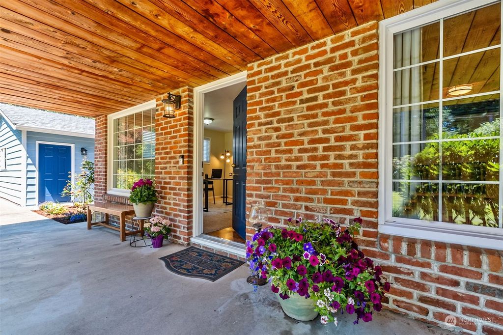 Photo of 2162 SW 316th Street, Federal Way, WA 98023 (MLS # 2240200)