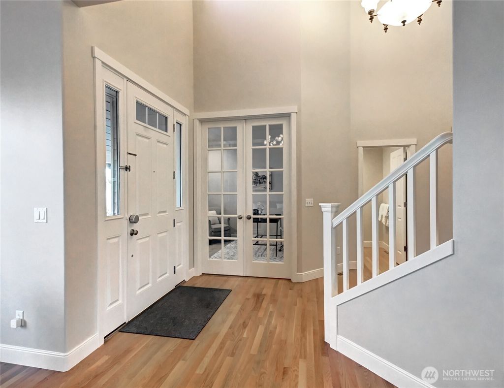 Photo of 16531 NE 117TH Way, Redmond, WA 98052 (MLS # 2499271)