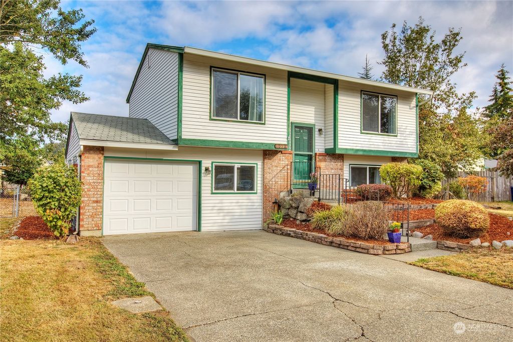 Photo of 1012 SW 317th Court, Federal Way, WA 98023 (MLS # 2000813)