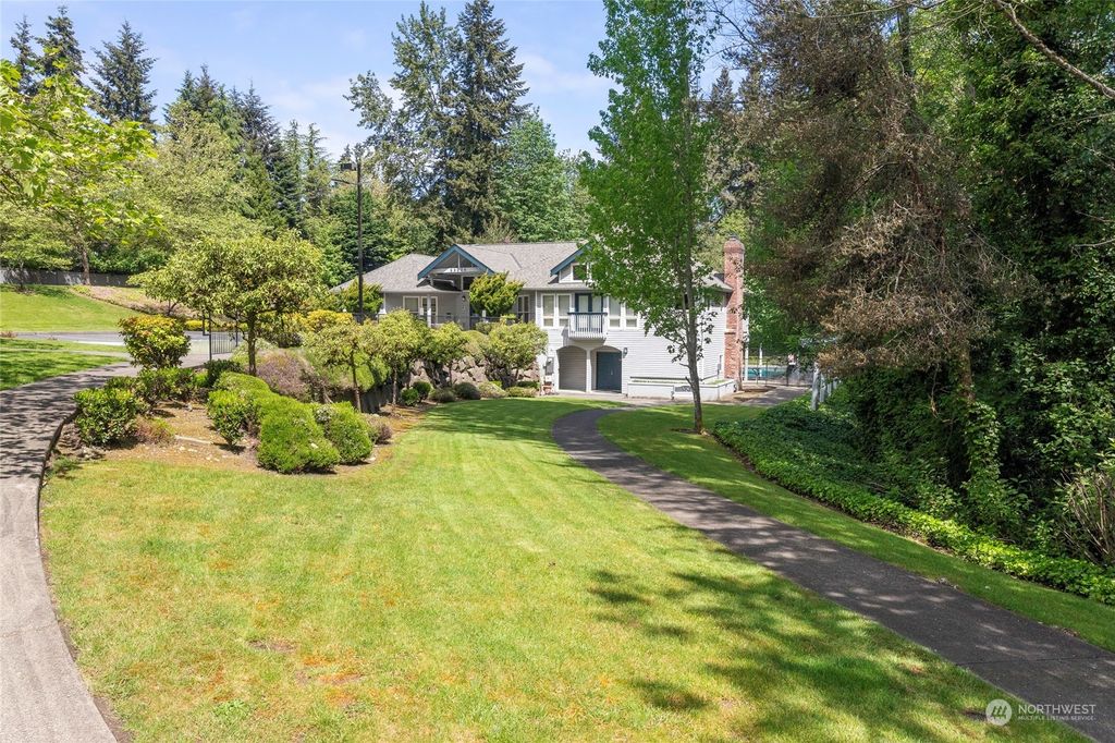 Photo of 33020 10th Avenue SW #I302, Federal Way, WA 98023 (MLS # 2241110)