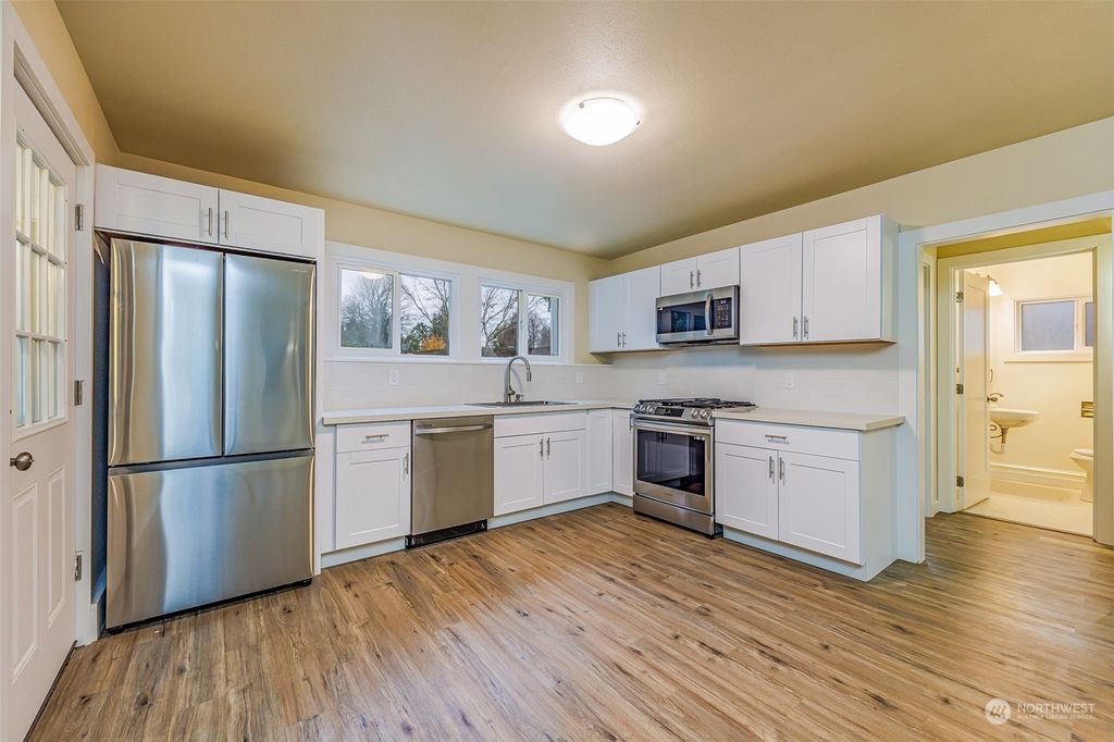 Photo of 2917 S 144th Street, SeaTac, WA 98168 (MLS # 2184550)