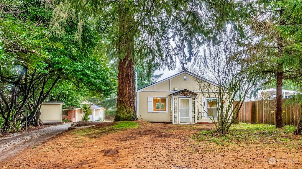 Photo of 2917 S 144th Street, SeaTac, WA 98168 (MLS # 2184550)