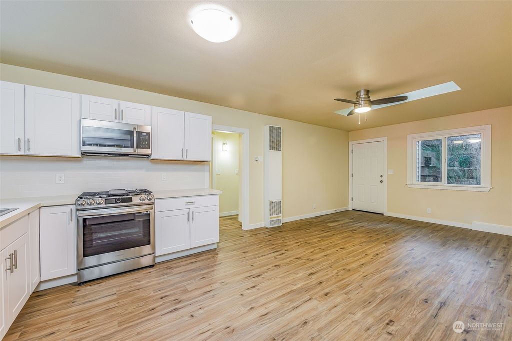 Photo of 2917 S 144th Street, SeaTac, WA 98168 (MLS # 2184550)