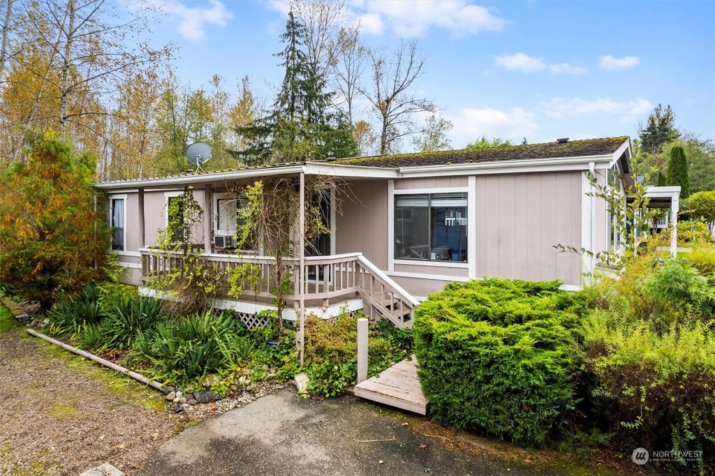 Photo of 28000 NE 142nd PL Pl #121, Duvall, WA 98019 (MLS # 2299700)