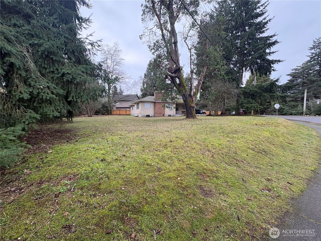 Photo of 2001 NE 177th Street, Shoreline, WA 98155 (MLS # 2465602)