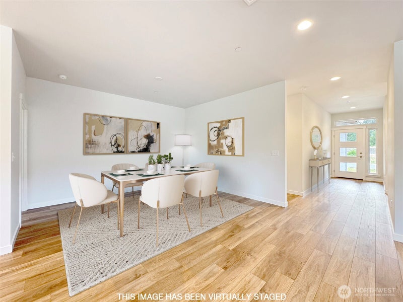 1413 Discovery Loop