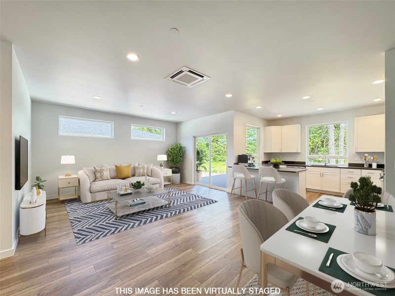 1413 Discovery Loop