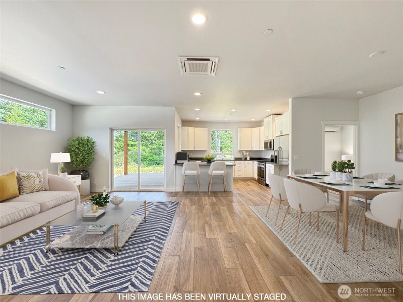 1413 Discovery Loop