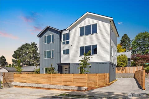 Photo of 334 NE 90th Street, Seattle, WA 98115 (MLS # 2538014)