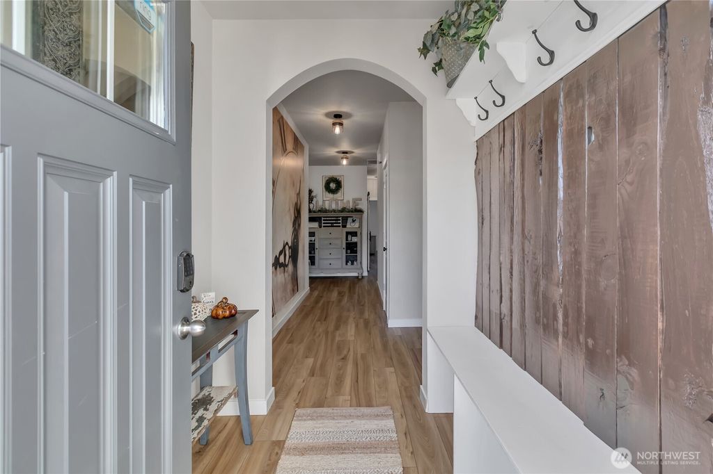 Photo of 463 Petersen Drive E, Enumclaw, WA 98022 (MLS # 2444329)