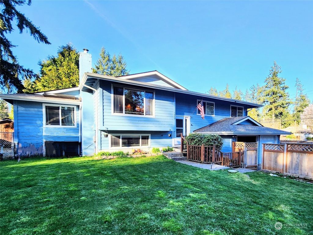 Photo of 1809 202nd Place SW, Lynnwood, WA 98036 (MLS # 2215481)