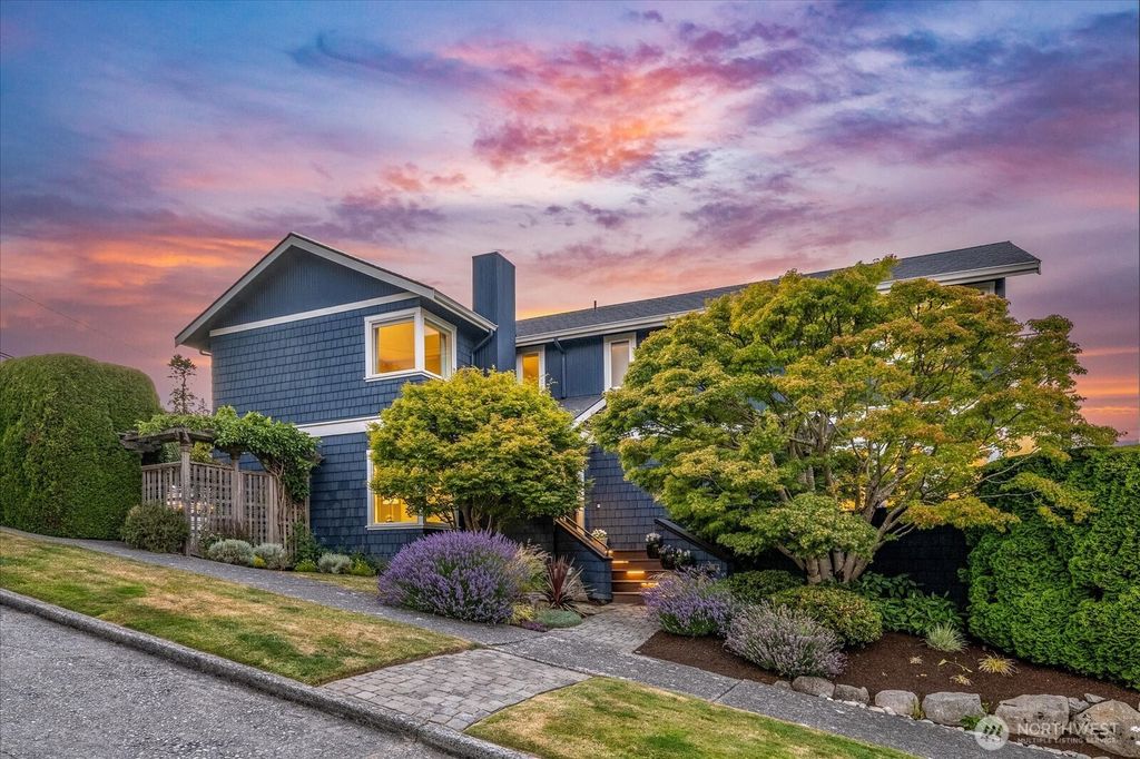 Photo of 3904 W Sheridan Street, Seattle, WA 98199 (MLS # 2408391)