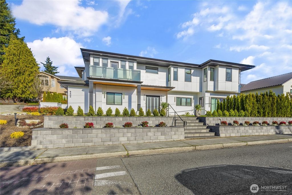 Photo of 6402 106th Avenue NE, Kirkland, WA 98033 (MLS # 2475622)