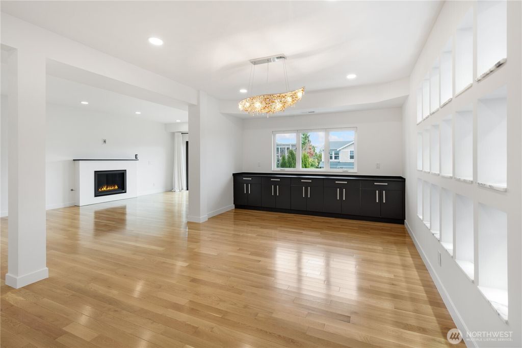 Photo of 6402 106th Avenue NE, Kirkland, WA 98033 (MLS # 2475622)