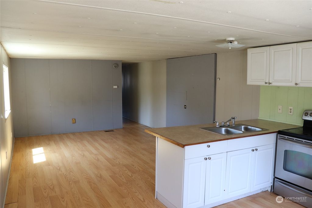 Photo of 22013 30th Avenue S #20, Des Moines, WA 98198 (MLS # 2257585)