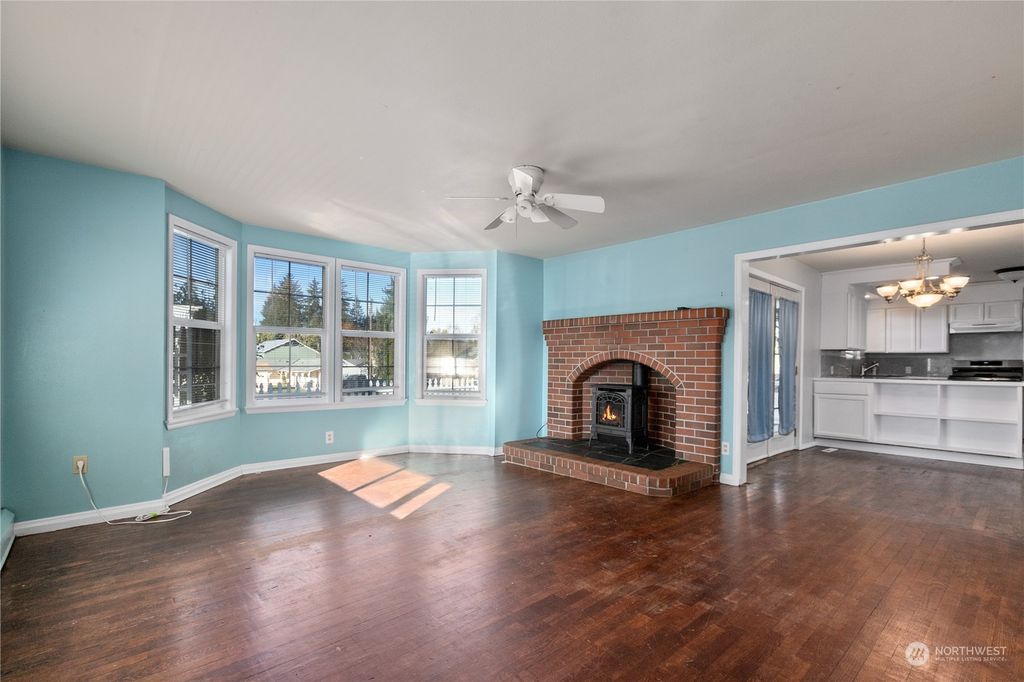 Photo of 105 E Pioneer Street, Granite Falls, WA 98252 (MLS # 2308447)