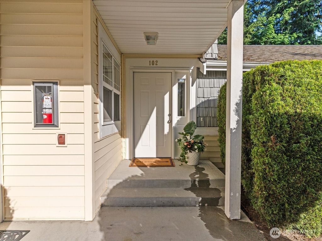Photo of 404 228th Street SW #E102, Bothell, WA 98021 (MLS # 2382057)