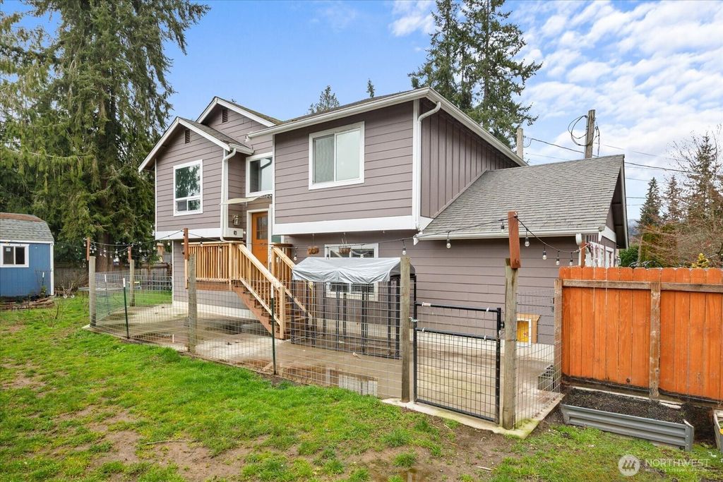 Photo of 12808 E Macs Loop Road, Granite Falls, WA 98252 (MLS # 2491090)