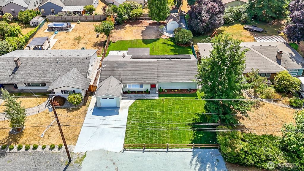 Photo of 5716 75th Place NE, Marysville, WA 98270 (MLS # 2419395)
