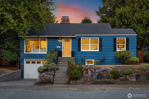 Photo of 8044 38th Avenue NE, Seattle, WA 98115 (MLS # 2583935)