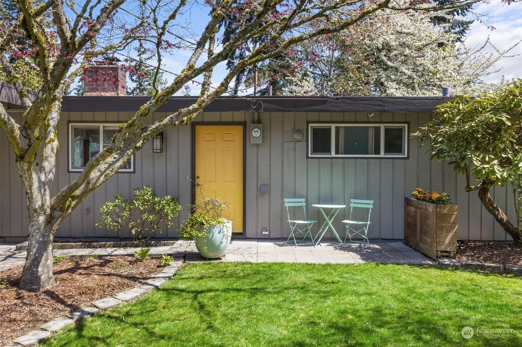 Photo of 16008 Ashworth Avenue N, Shoreline, WA 98133 (MLS # 2058965)