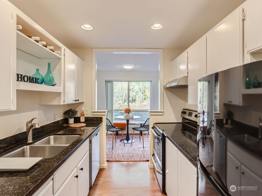 Photo of 12701 NE 9th Place #D204, Bellevue, WA 98005 (MLS # 2180650)