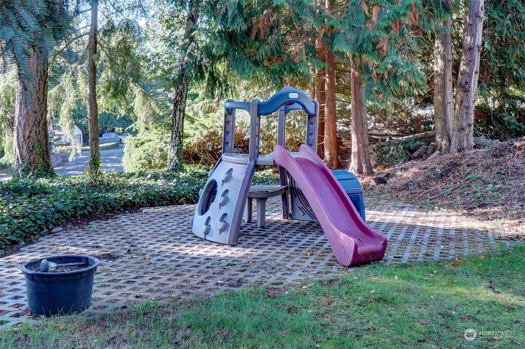 Photo of 32226 44th Place SW, Federal Way, WA 98023 (MLS # 2163008)
