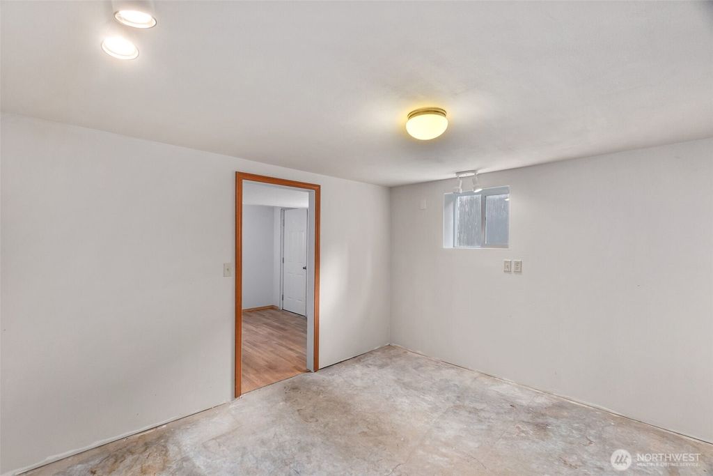 listing image 9369761779483210590