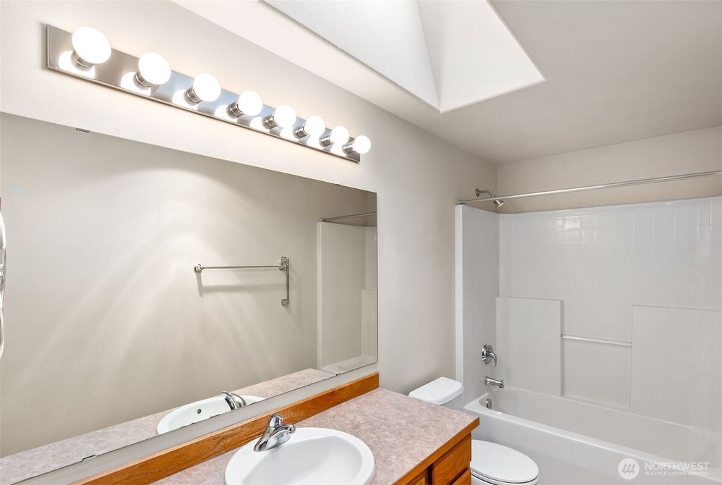 listing image 9362916050286351304