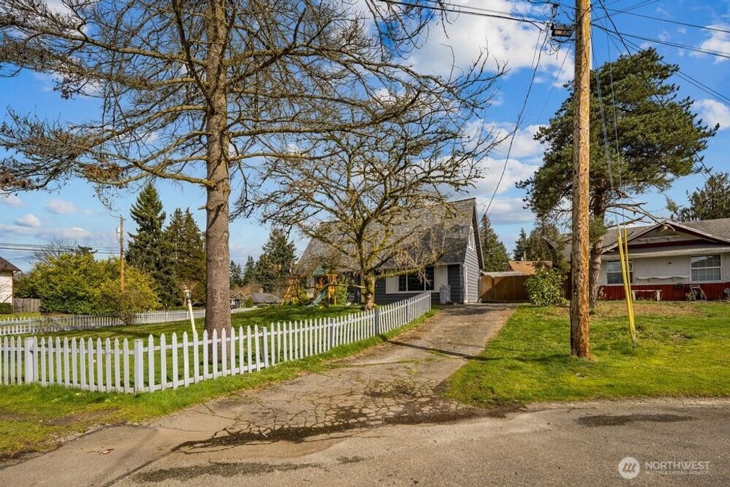 Photo of 2228 192nd Place SW, Lynnwood, WA 98036 (MLS # 2490535)