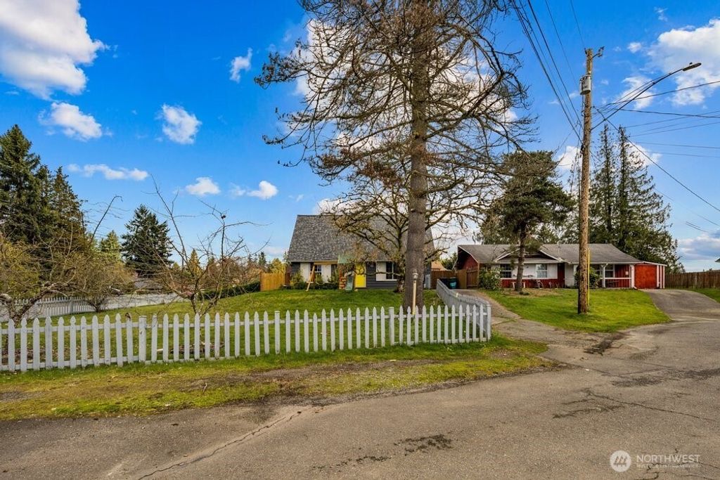 Photo of 2228 192nd Place SW, Lynnwood, WA 98036 (MLS # 2490535)