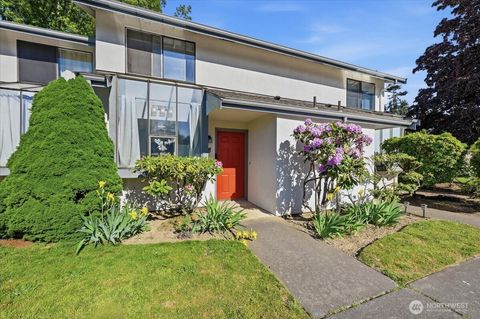 Photo of 4807 76th St NE ST #Apt 8, Marysville, WA 98270 (MLS # 2522259)