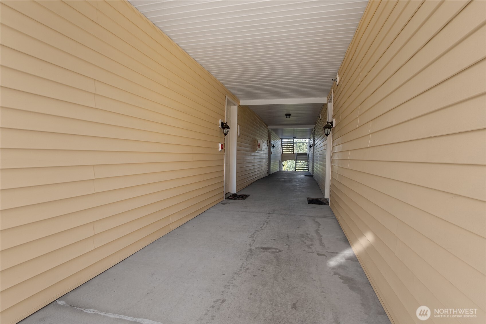 10113 186th Street E 257