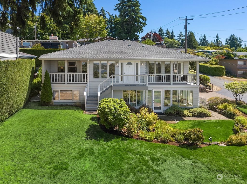 Photo of 3062 70th Avenue SE, Mercer Island, WA 98040 (MLS # 2145381)