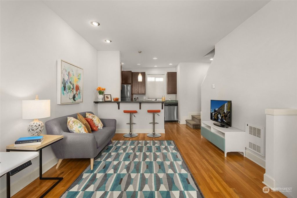 Photo of 1025 NE 125th Street #B, Seattle, WA 98125 (MLS # 2040285)