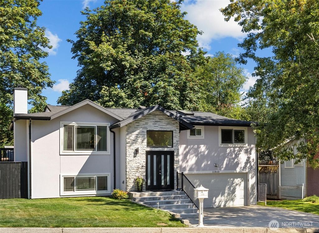 Photo of 11810 SE 323rd Place SE, Auburn, WA 98092 (MLS # 2443287)