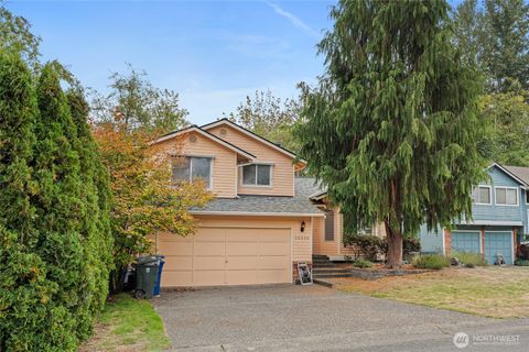 Photo of 15016 87th Avenue NE, Kenmore, WA 98028 (MLS # 2441983)