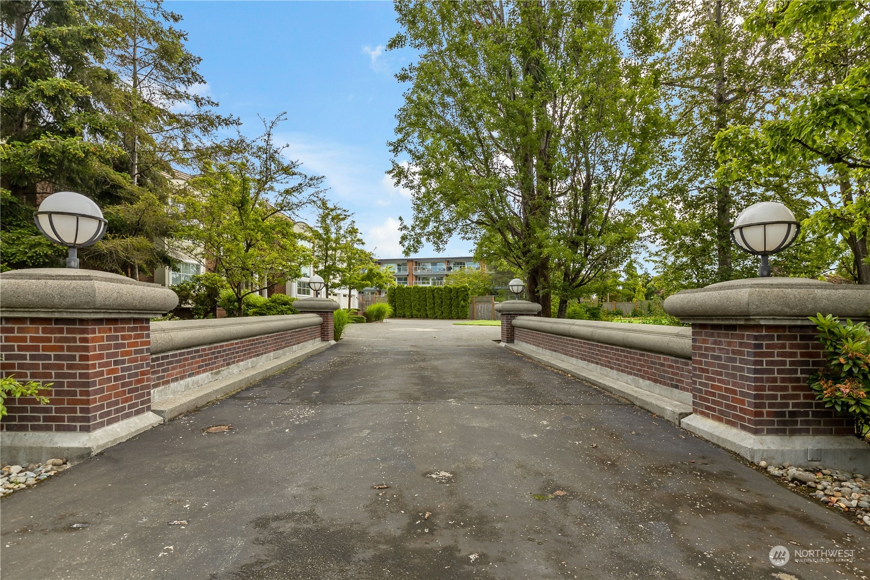 2538 39th Avenue E 6