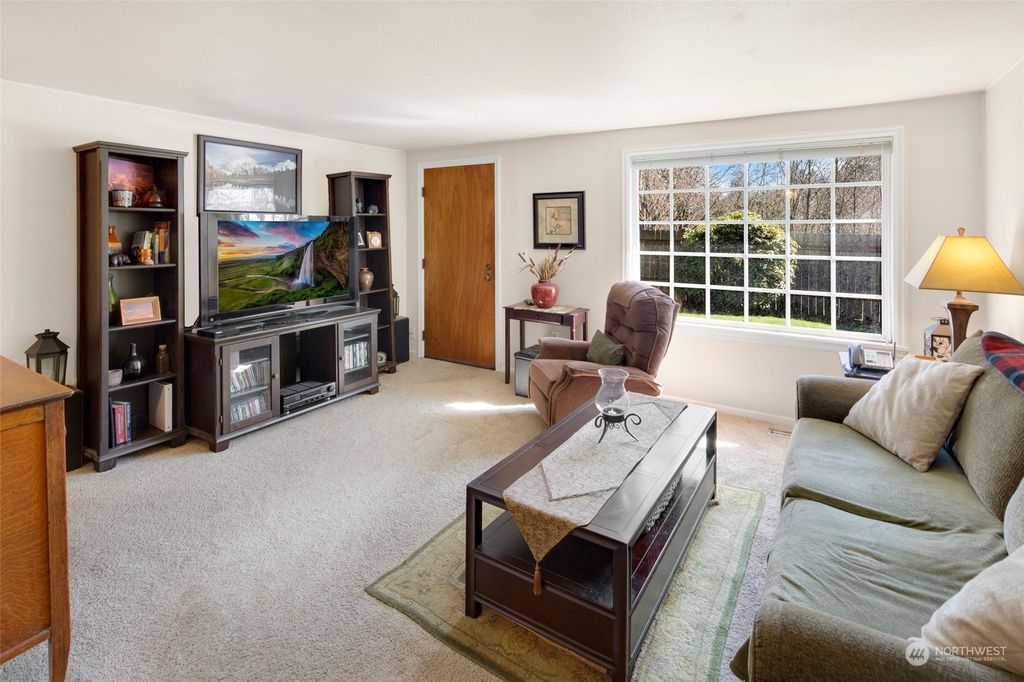 Photo of 21337 Des Moines Memorial Drive, Des Moines, WA 98198 (MLS # 2223899)