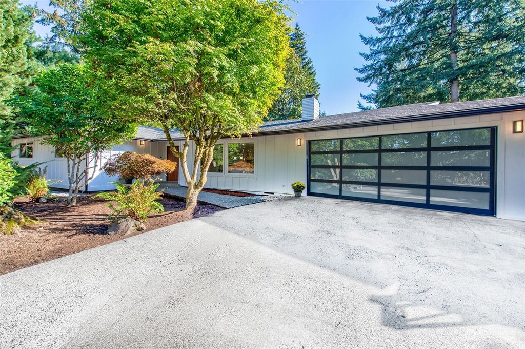 Photo of 4201 91st Avenue SE, Mercer Island, WA 98040 (MLS # 1997750)
