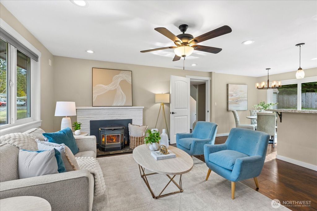 Photo of 5910 178th Street SW, Lynnwood, WA 98037 (MLS # 2475521)