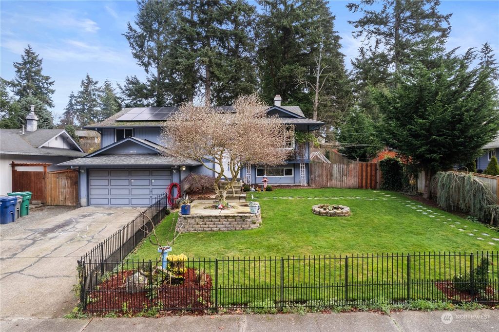 Photo of 33608 30TH Avenue SW, Federal Way, WA 98023 (MLS # 2322268)