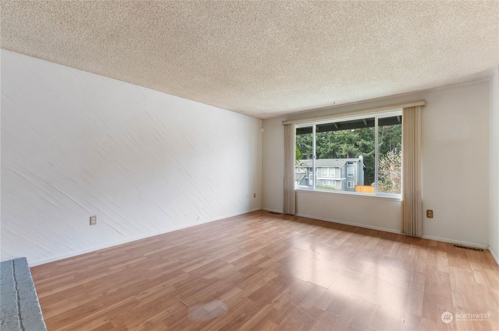 Photo of 33608 30TH Avenue SW, Federal Way, WA 98023 (MLS # 2322268)