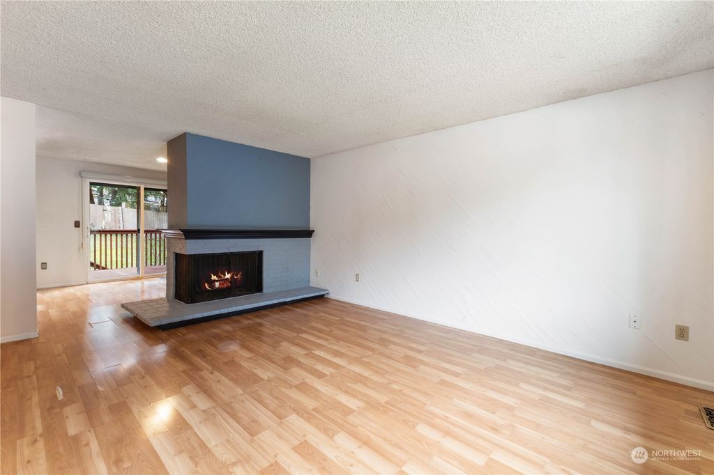 Photo of 33608 30TH Avenue SW, Federal Way, WA 98023 (MLS # 2322268)