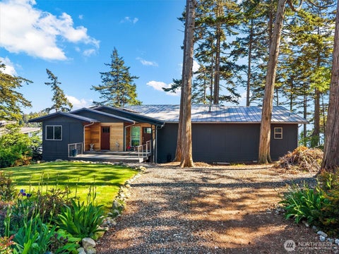 Photo of 149 Eliza Island Is, Bellingham, WA 98226 (MLS # 2543113)